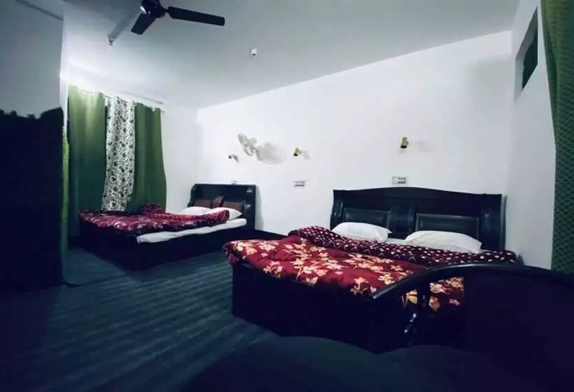 ホテル Goroomgo Ameera Srinagar