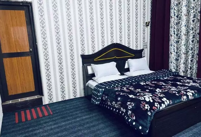 ホテル Goroomgo Ameera Srinagar