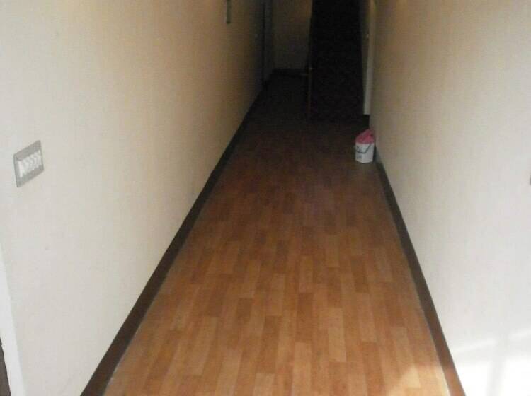 Hotel Goroomgo Ameera Srinagar