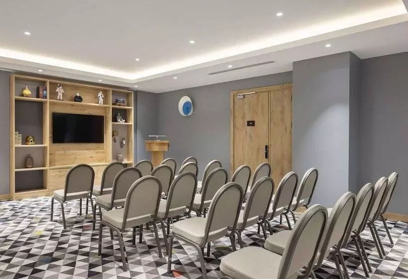 ホテル Hampton By Hilton Cerkezkoy