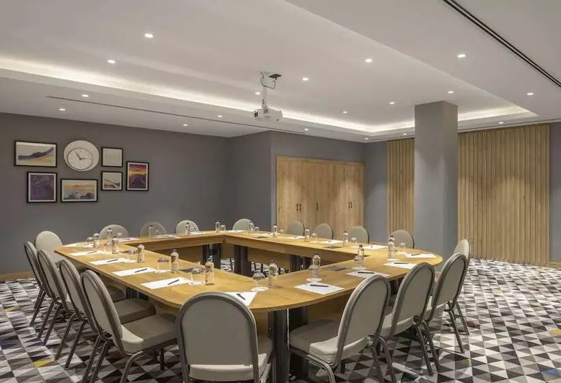 ホテル Hampton By Hilton Cerkezkoy