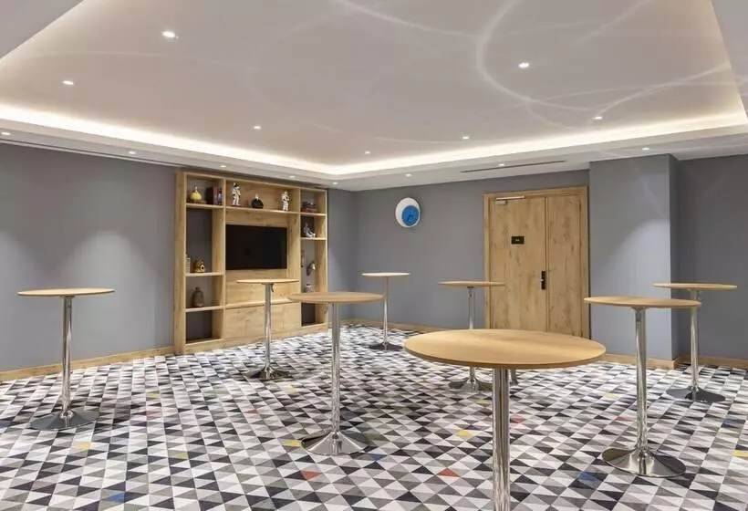 ホテル Hampton By Hilton Cerkezkoy