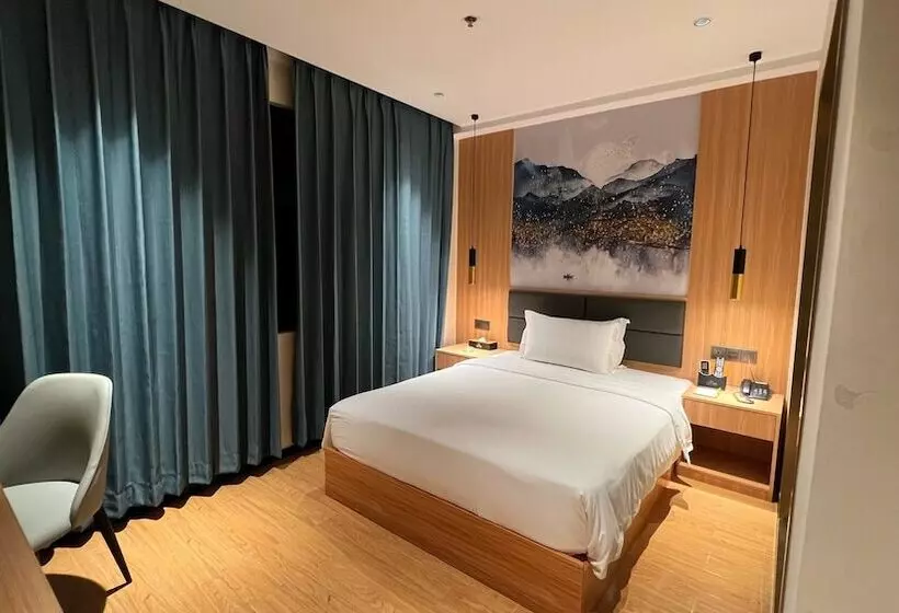 هتل Jinjiang Star
