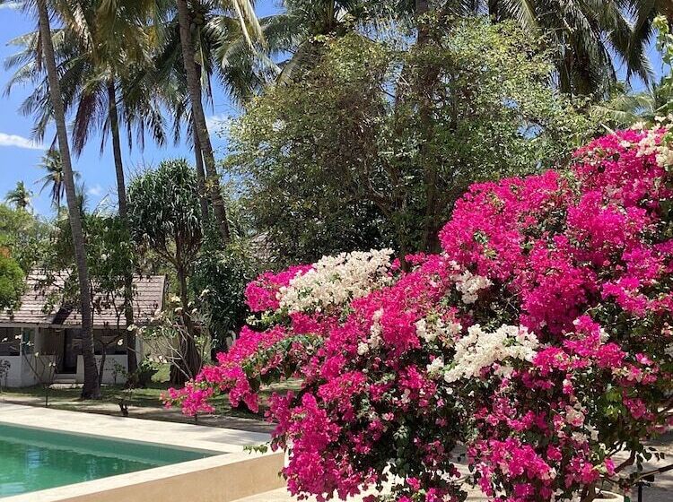 בית מלון כפרי Juliantos By The Sea