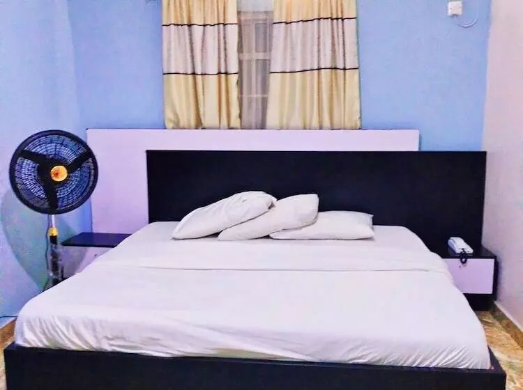 Lacoms Hotels And Suites
