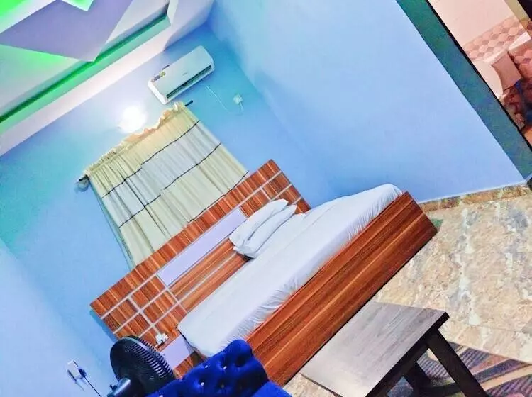 Lacoms Hotels And Suites