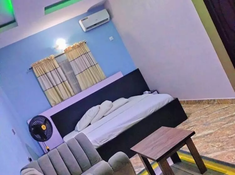 Lacoms Hotels And Suites