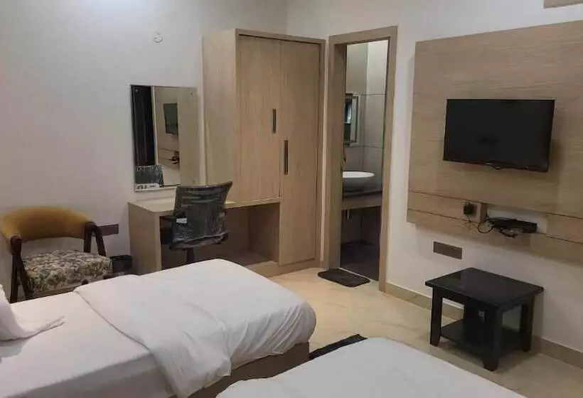 ホテル Midtown Aligarh