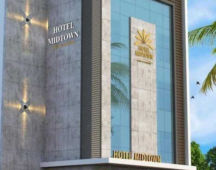 호텔 Midtown Aligarh