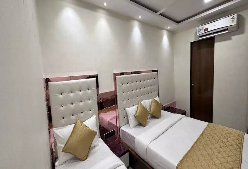 هتل Orchid Inn   Andheri