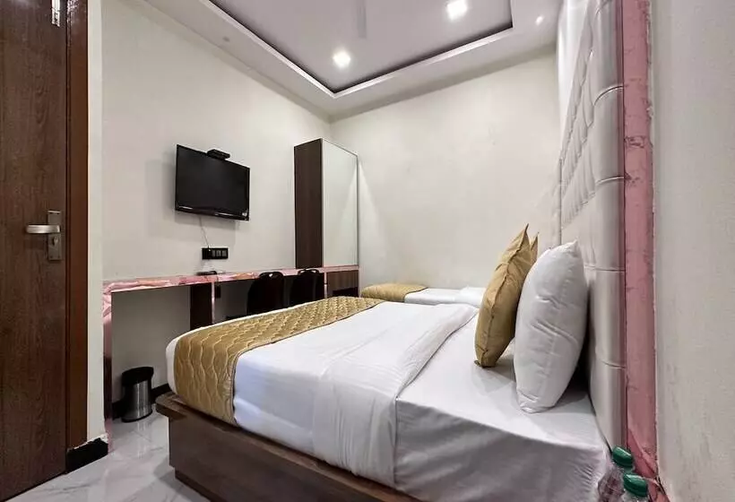 هتل Orchid Inn   Andheri