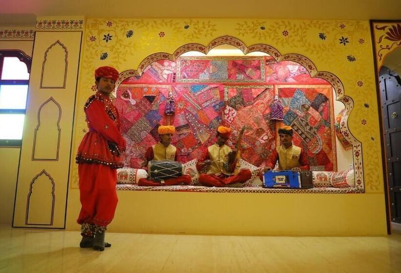 Отель Sahibs Royal Ville