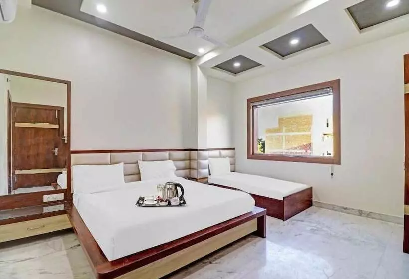 Hotelli Sahibs Rs Palace