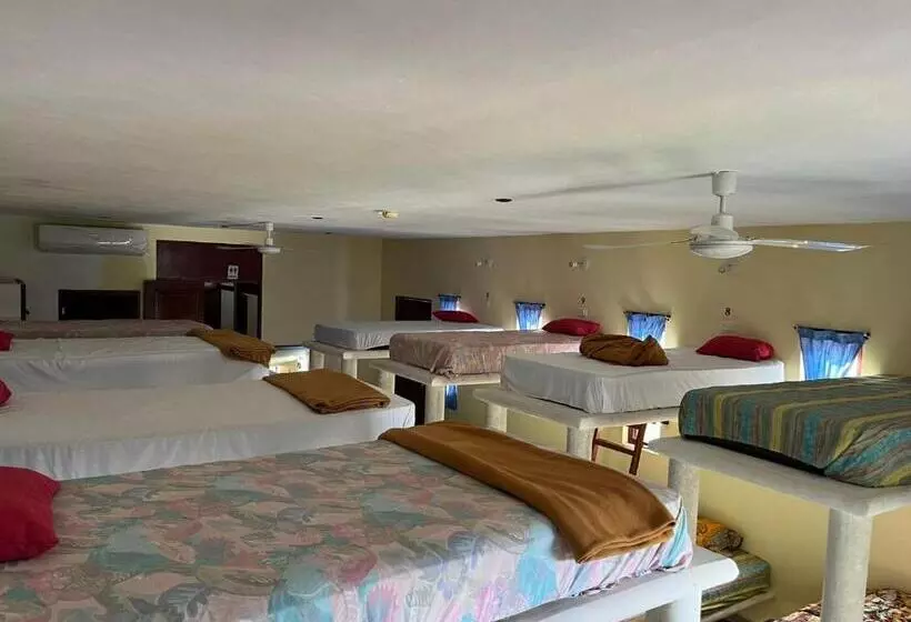 Hotelli Y Hostal Nojoch Che