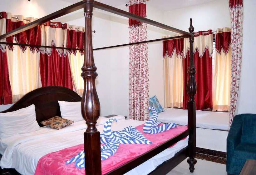 Rudraksh Hotel & Restaurant