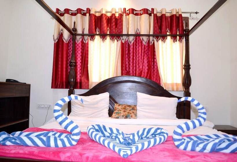 Rudraksh Hotel & Restaurant