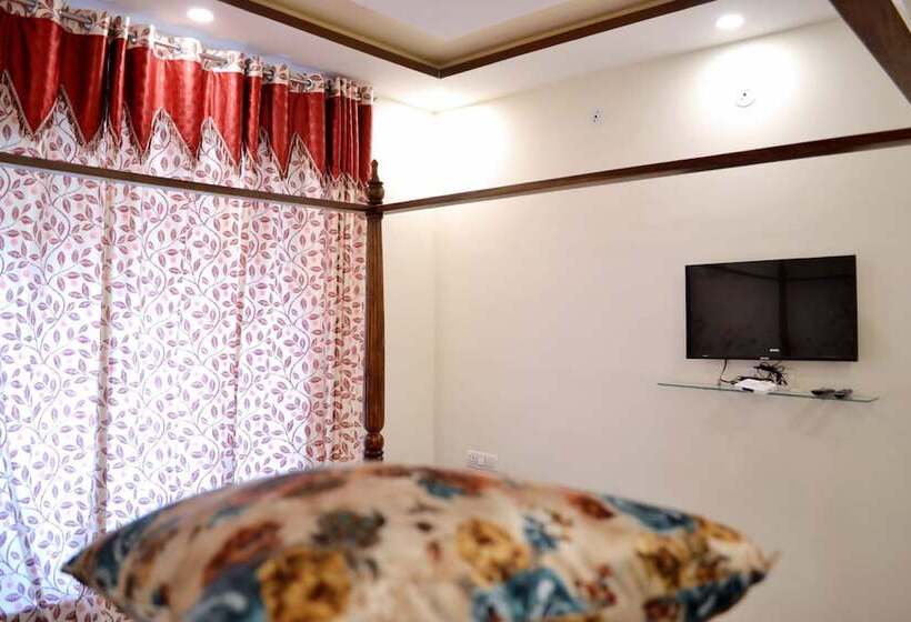 Rudraksh Hotel & Restaurant