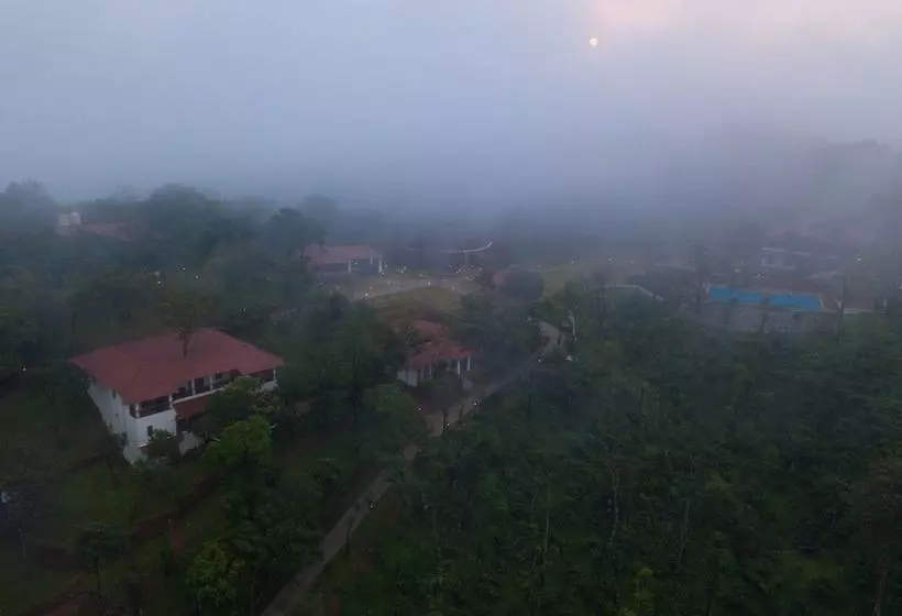 Lomakeskus Trishvam Tapovana