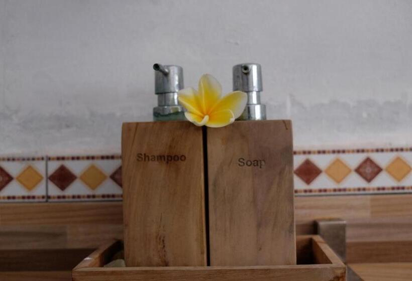 הוסטל Kibu Kauh Sunrise Cottage