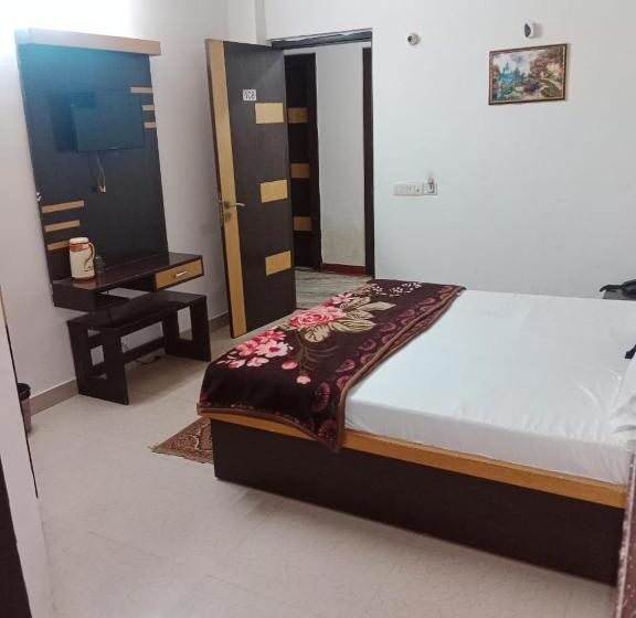 Отель Ac Family Rooms