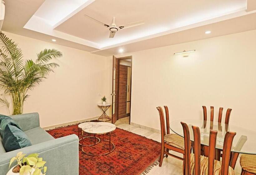 בית מלון כפרי Cardinal Express Oxmo Delhi Airport