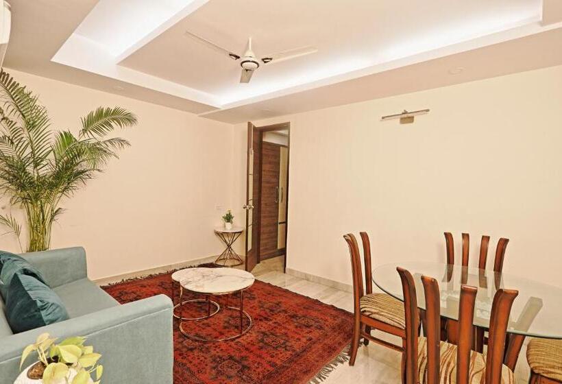 בית מלון כפרי Cardinal Express Oxmo Delhi Airport