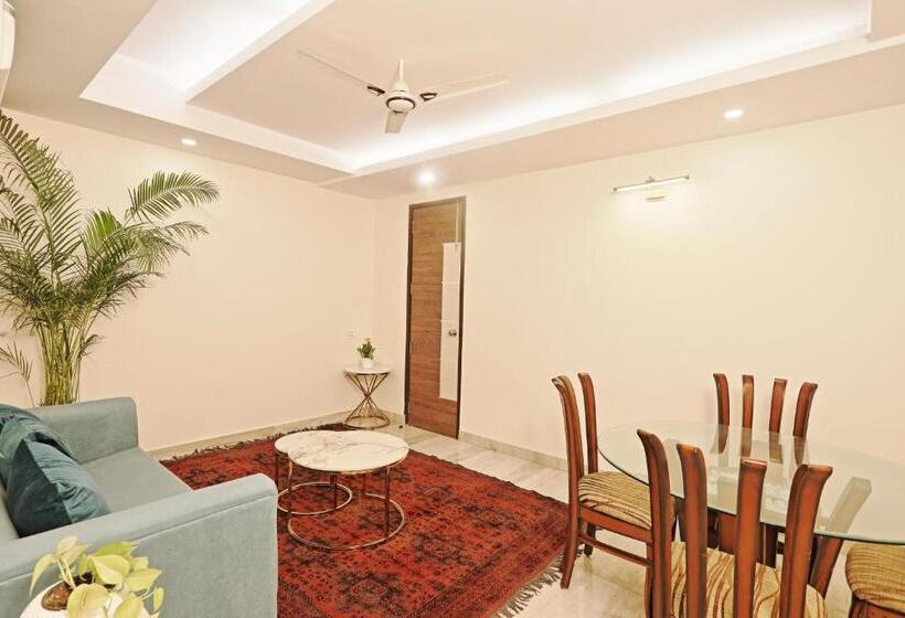 בית מלון כפרי Cardinal Express Oxmo Delhi Airport