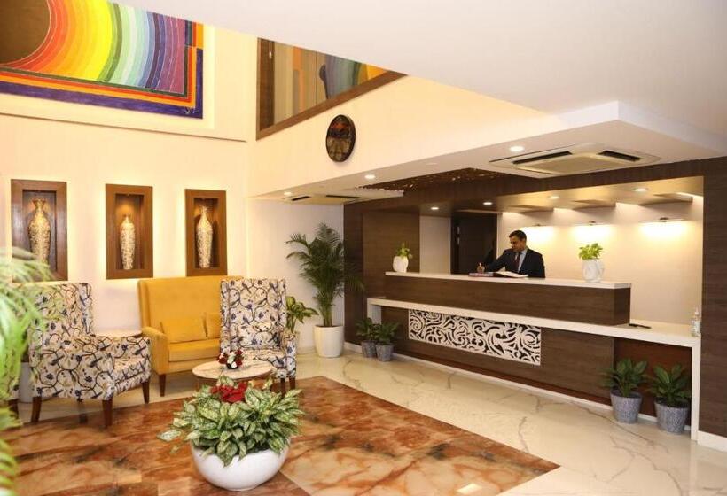 בית מלון כפרי Cardinal Express Oxmo Delhi Airport