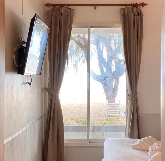 בית מלון כפרי Laemsing Natural Beach Resort