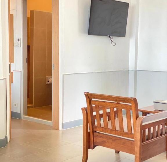 בית מלון כפרי Laemsing Natural Beach Resort