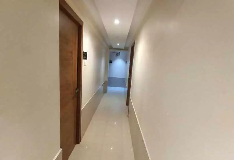 هتل Regal Inn