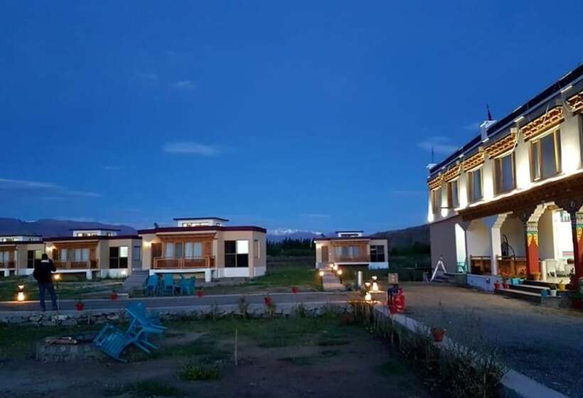 Отель The Fortune Resort