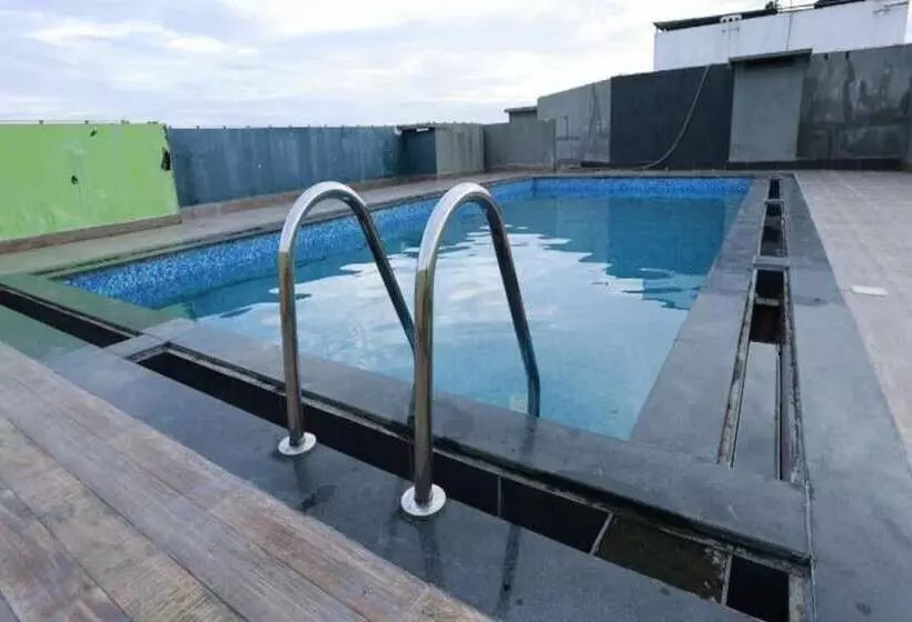 هتل Transit Suites By Grandwest