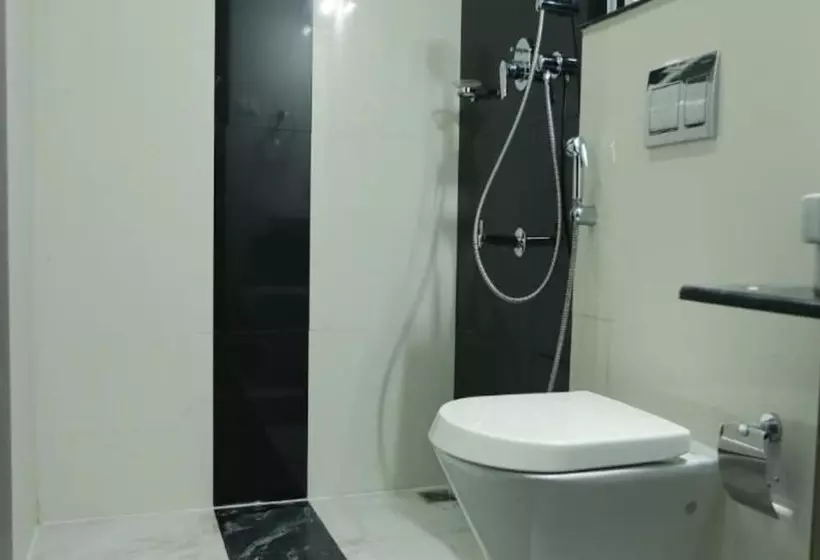 هتل Transit Suites By Grandwest