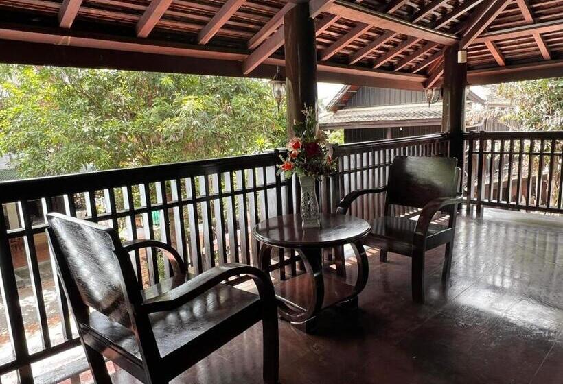 ホテル Villa Vieng Sa Vanh
