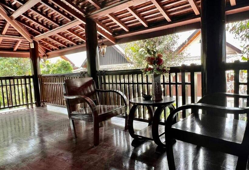 ホテル Villa Vieng Sa Vanh