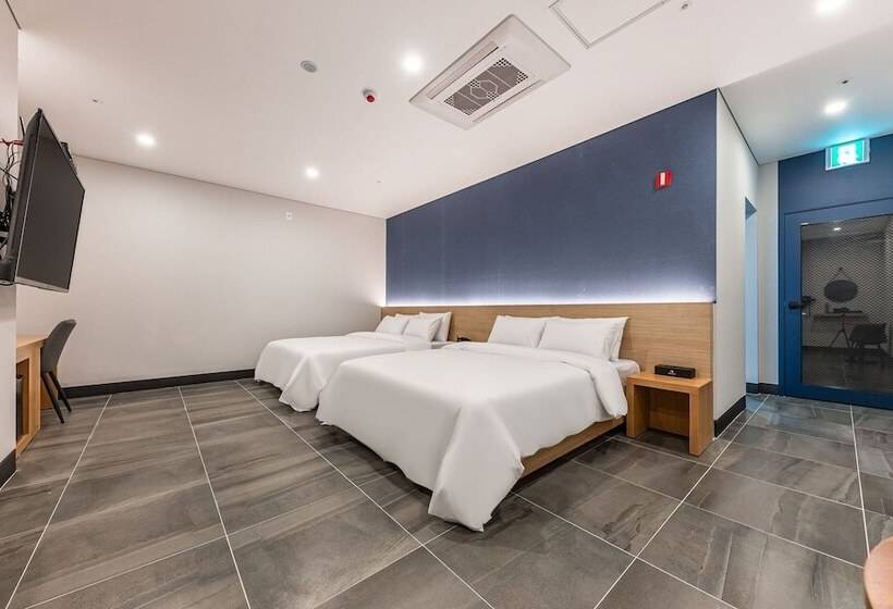 فندق على الطريق Osan Vista