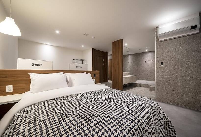 מוטל Suwon Guundong Hotel And