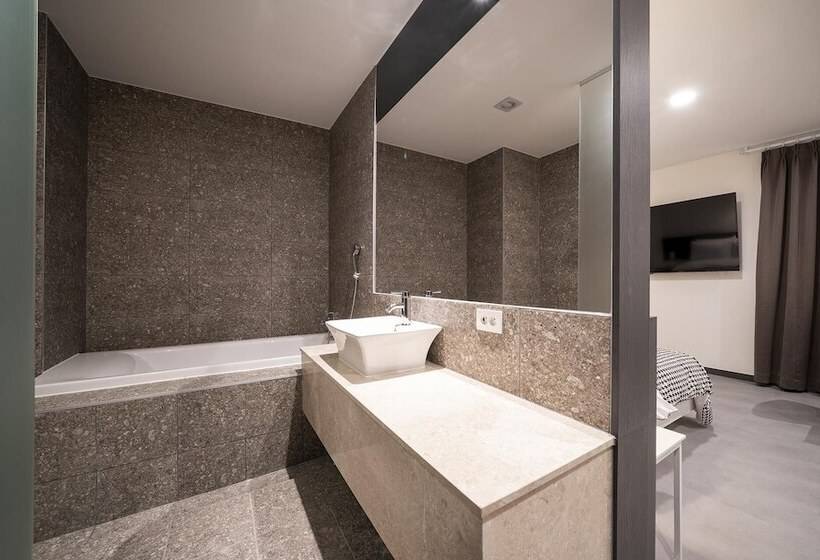 מוטל Suwon Guundong Hotel And