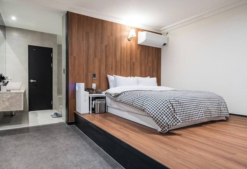 מוטל Suwon Guundong Hotel And