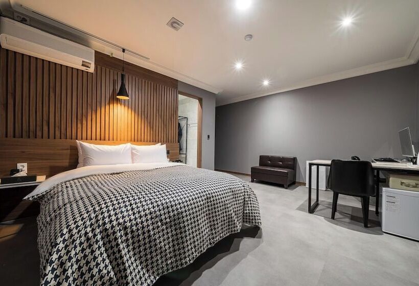 מוטל Suwon Guundong Hotel And