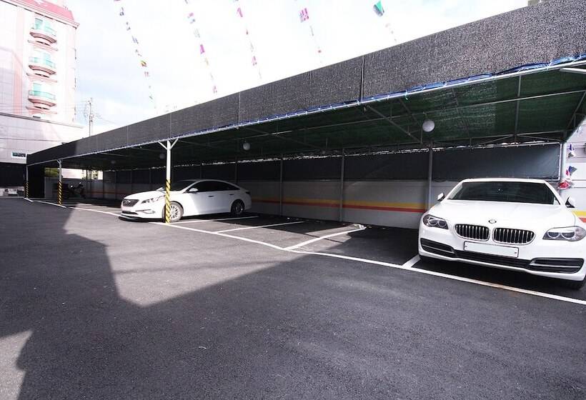 汽车旅馆  Yangsan Bukbudong Benz