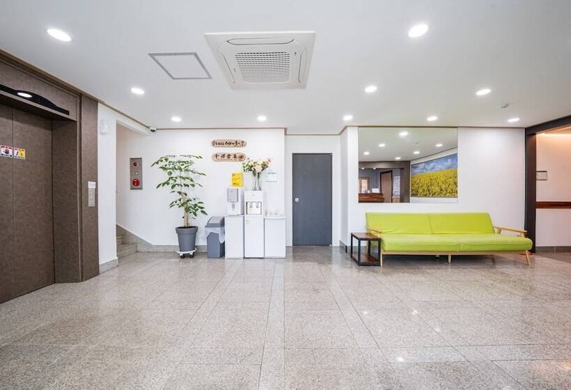 Motel Yangyang Yuchaekkotyanggicheoreom