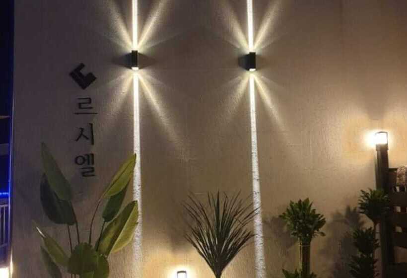 Pensão Gapyeong Leciel Pool Villa