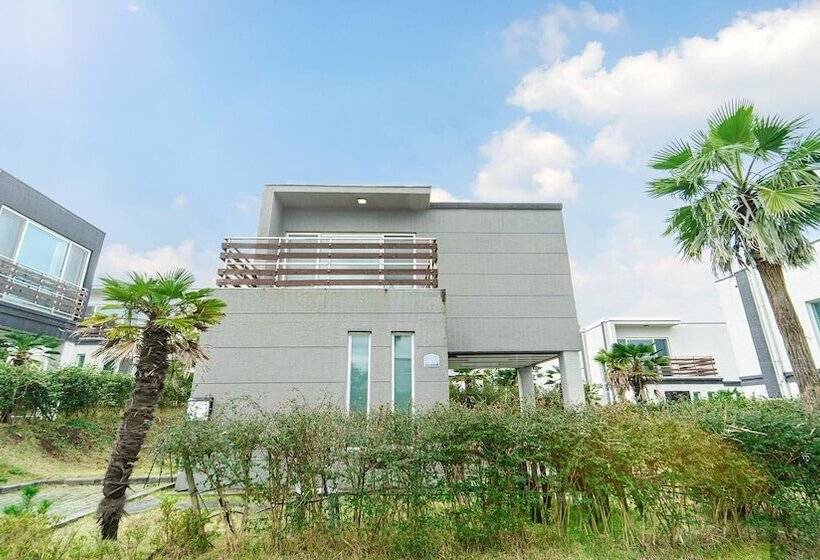 Пансион Jeju Private Aewol