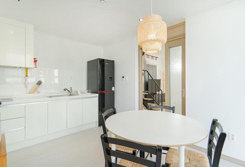 Пансион Jeju Private Aewol