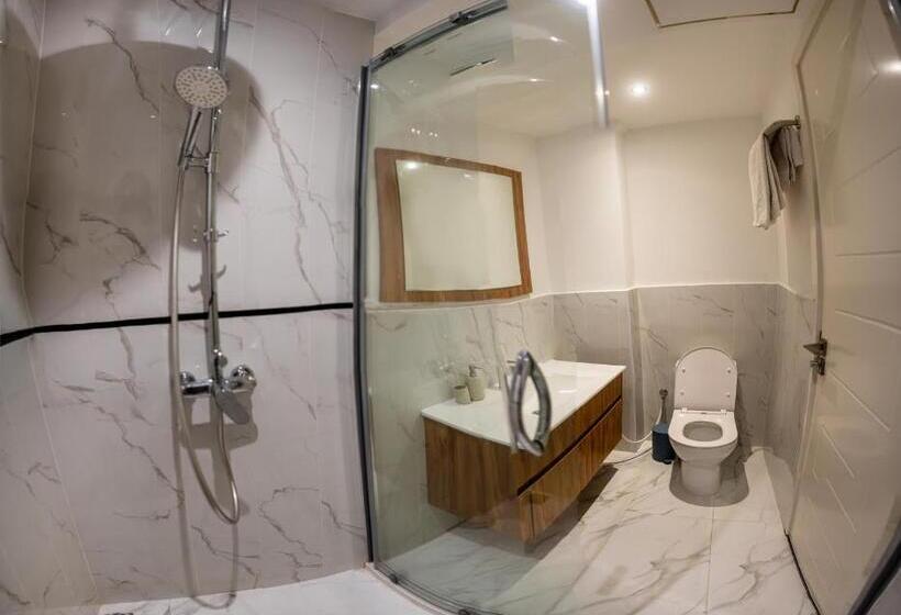 پانسیون Tourist Inn Grand