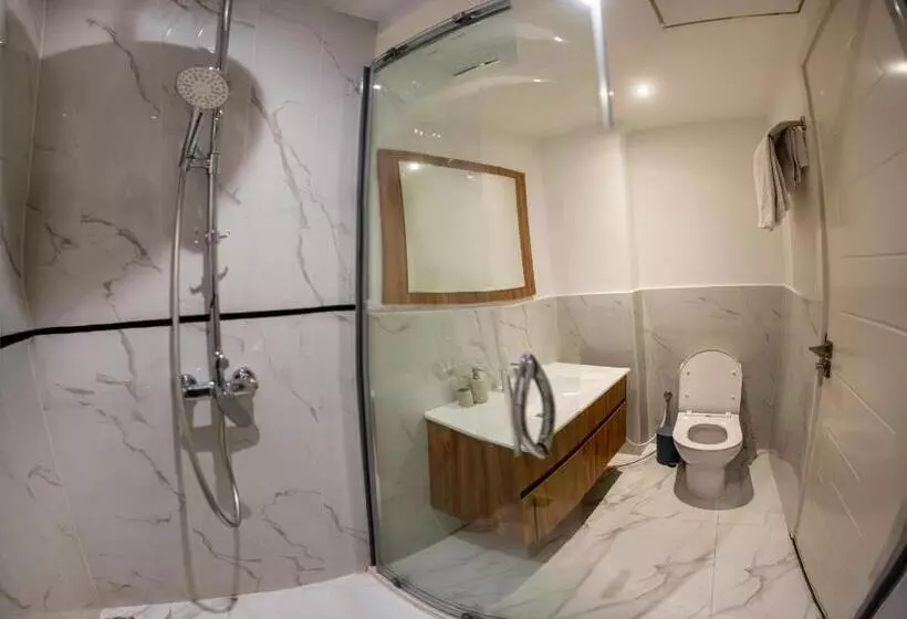 پانسیون Tourist Inn Grand