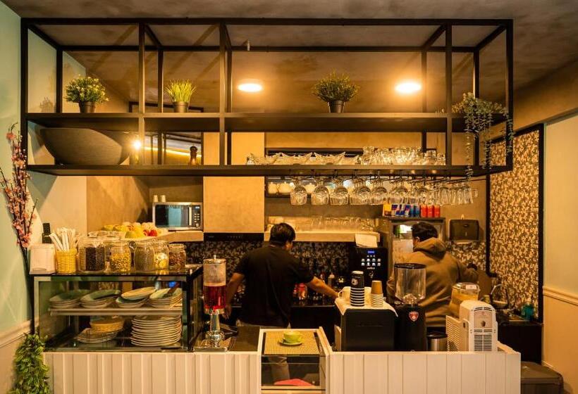 پانسیون Tourist Inn Grand