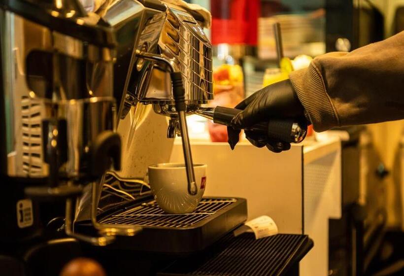 پانسیون Tourist Inn Grand